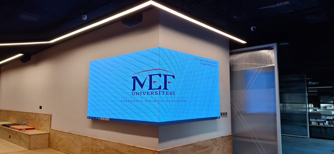Projelerimiz 32 MEF Universitesi LED Ekran