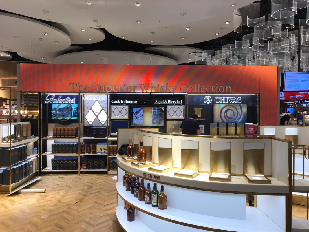 Projelerimiz 8 IGA Chivas Duty Free LED Ekran Projesi