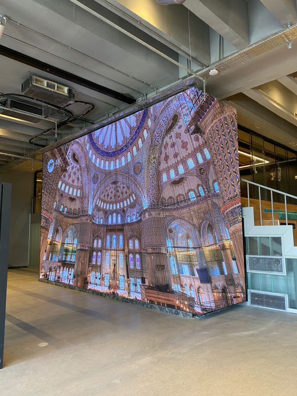 Projelerimiz 22 Istanbul Buyuksehir Belediyesi Datalab LED Ekran Projesi