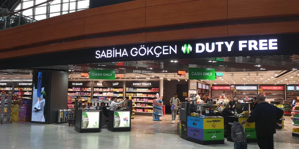 Projelerimiz 10 Sabiha Gokcen Havalimani Duty Free LED Ekran Projesi
