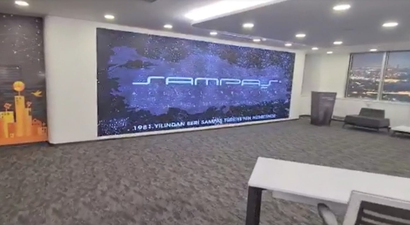 Projelerimiz 9 Sampas Holding LED Ekran Projesi